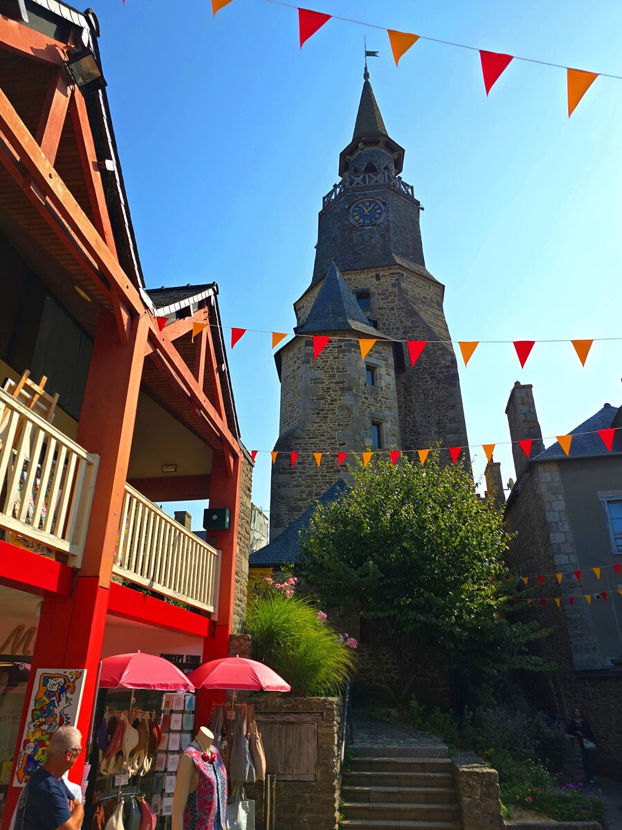 Dinan old town как Brittany village зона