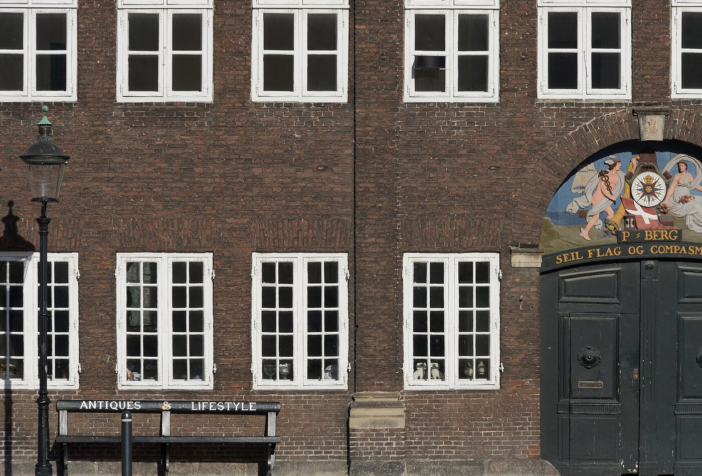 Copenhagen Nyhavn как Denmark city base